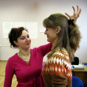 Тренинг в Москве. Визуализация сочного мандарина над головой.